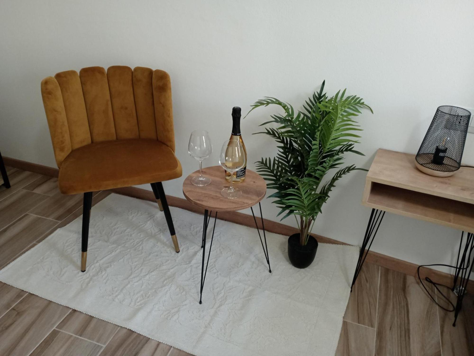 Niu Rooms Oristano Eksteriør billede