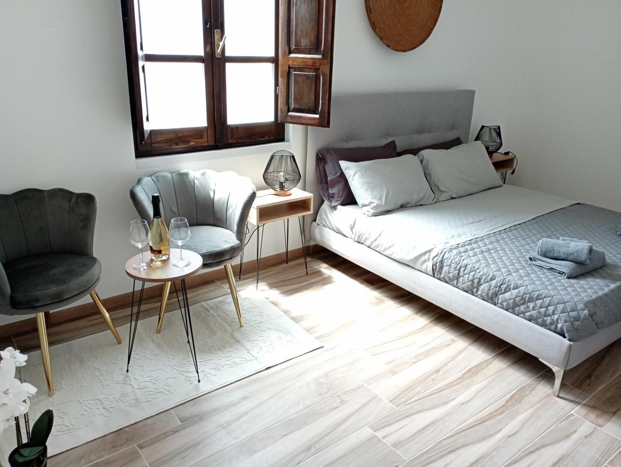 Niu Rooms Oristano Eksteriør billede